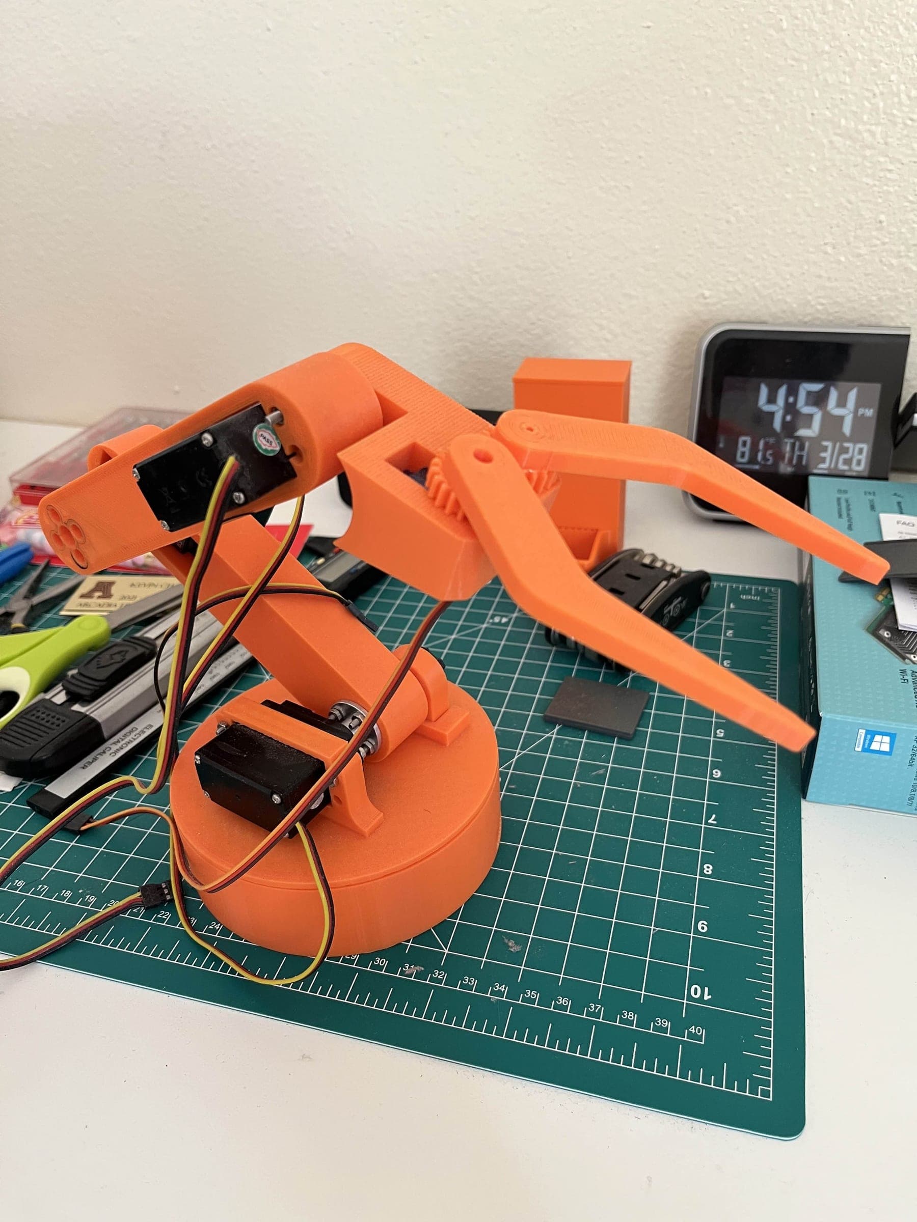 4-DOF robotic arm